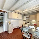 Апартаменты Independant Plein De Charme 2 *